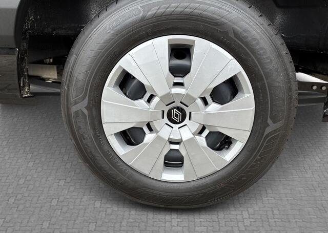 Renault MASTER E-Tech T35 L2H2 Extra long range 87 kWh - Demo / Trekhaak / Laadruimte vloer + wand betimmering