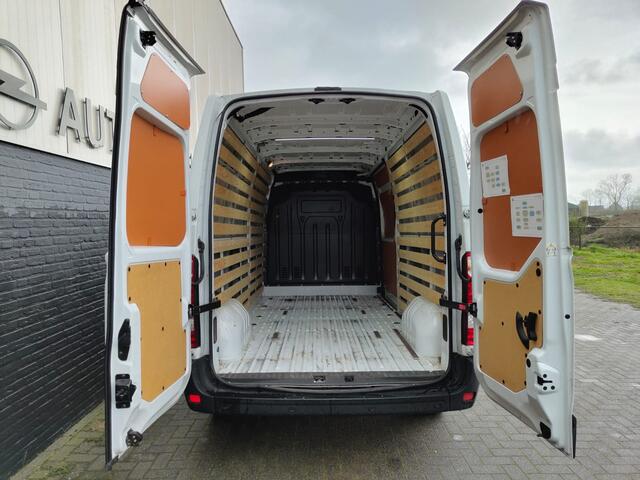 Renault MASTER T35 2.3DCi 150PK L3H2 3-Persoons Euro 6 Camera Airco Cruise Control Dodehoek Assist Pdc Bluetooth Energy Comfort Schuifdeur Achterdeuren Lat om Lat Betimmering 1e Eigenaar Origineel Nederlandse Auto