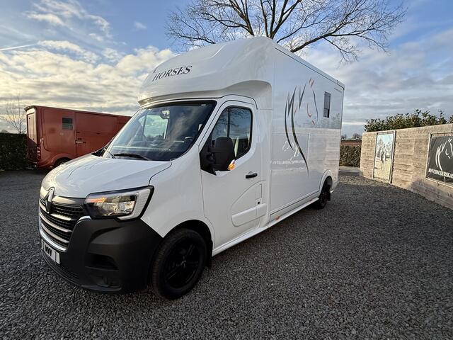 Renault MASTER PAARDENWAGEN | HORSETRUCK | ROELOFSEN | STALLION 3XL | 2024 | HENGST | 56.320KM | LEER | CAMERA | 165PK | 3-SEAT | BELGISCH KENTEKEN