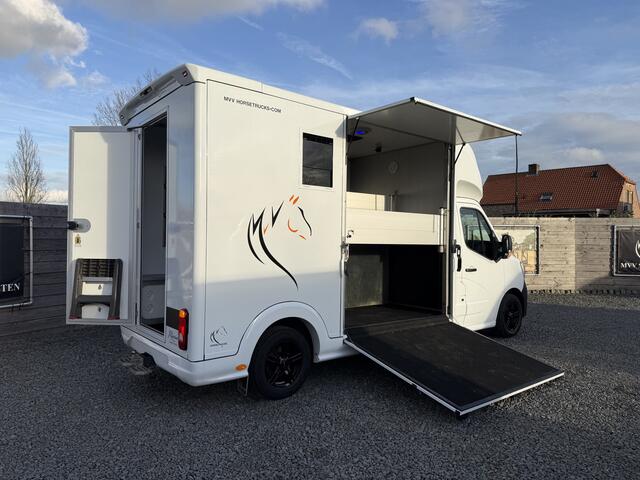 Renault MASTER PAARDENWAGEN | HORSETRUCK | ROELOFSEN | STALLION 3XL | 2024 | HENGST | 56.320KM | LEER | CAMERA | 165PK | 3-SEAT | BELGISCH KENTEKEN