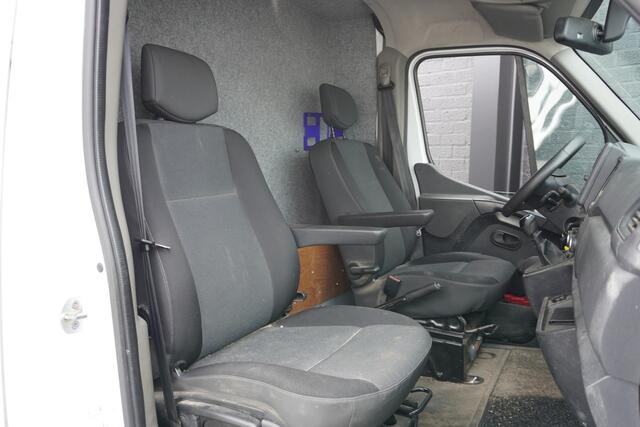 Renault MASTER 2.3 dCi 135PK L2H2 EURO 6 - Airco - Cruise - Camera - ¤ 14.950,- Excl.