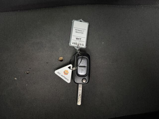 Renault MASTER 2.3DCi 145PK L3H2 Imperiaal | Trekhaak | Camera | Airco | Cruise