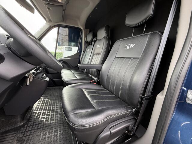 Renault MASTER | HORSETRUCK | STX | STALLION 3XL | 2022 | 13.330KM | HENGST | MANUEL | 165PK | 3-SEAT | L3 | LUXE | NL KENTEKEN