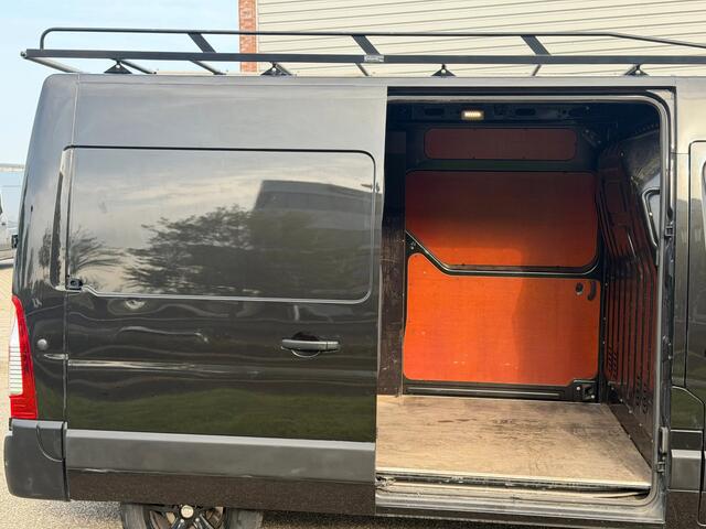 Renault MASTER 2.3DCI T35 L2H2 180PK Dubbelenschuifdeur Airco Navi Cruisecontrol Trekhaak
