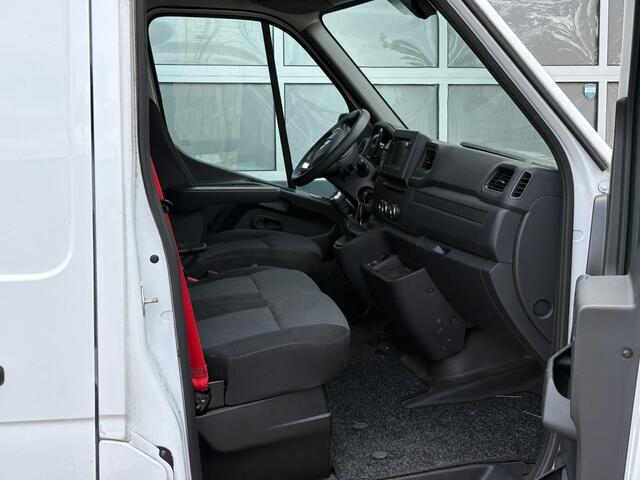 Renault MASTER 2.3 dCi 150pk L3H2 T35 / Cruise / Camera / Airco / Navi / DAB / Bluetooth / Draadloos laden / PDC / Red Edition /