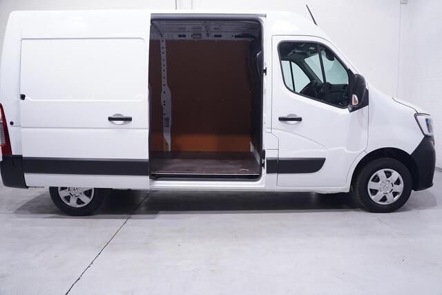 Renault MASTER 2.3 dCi 135 pk L2H2 BPM vrij, Navi, Camera Laadruimte Pakket, Trekhaak 2.500 kg, PDC V+A, 3-Zits