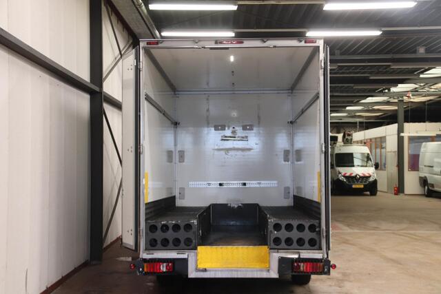 Renault MASTER 170PK AUTOMAAT LOWLINER VERKOOPWAGEN