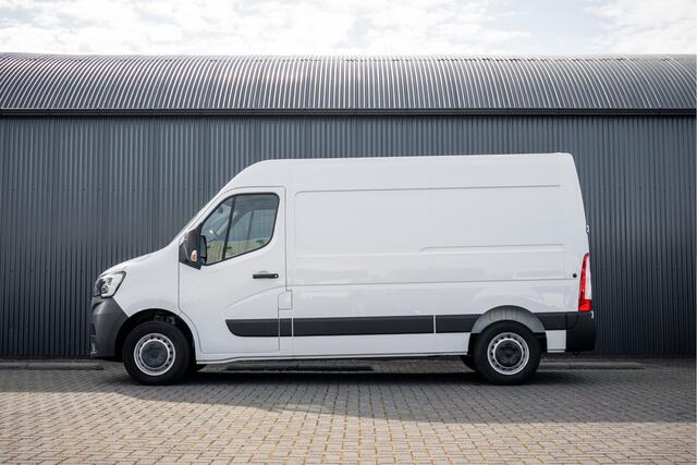 Renault MASTER Bleu DCI 135PK | L2H2 | Nieuw | Navi | 3-Zits | LED | Cruise | Airco