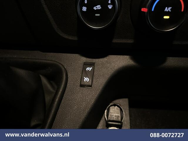 Renault MASTER 2.3 dCi 136pk L2H2 Euro6 Airco | Camera | Navigatie | LED | 2500kg Trekhaak | Cruisecontrol Parkeersensoren, Bijrijdersbank
