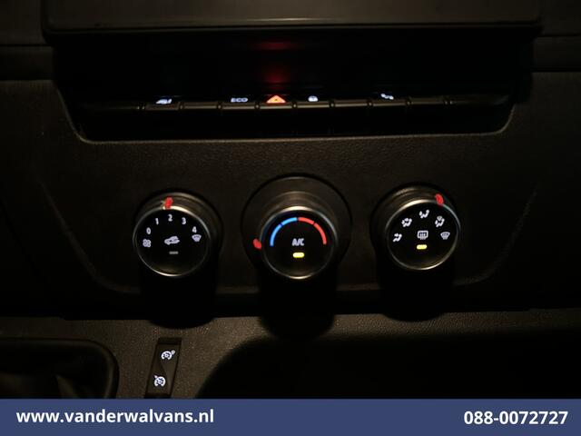 Renault MASTER 2.3 dCi 136pk L2H2 Euro6 Airco | Camera | Navigatie | LED | 2500kg Trekhaak | Cruisecontrol Parkeersensoren, Bijrijdersbank