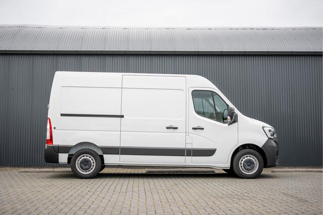 Renault MASTER Bleu DCI 135PK | L2H2 | Nieuw | Navi | 3-Zits | LED | Cruise | Airco