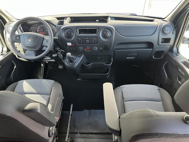 Renault MASTER T35 2.3 dCi L3H3 5-Persoons Ideaal voor Camper!! BTW EN BPM VRIJ!! Airco Cruise controle Kastinrichting Trekhaak 2500kg Trekgewicht Schuifdeur Ruiten om hele auto Semi automaat Euro 6 Ex overheid