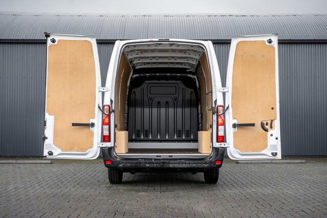Renault MASTER Bleu DCI 135PK | L2H2 | Nieuw | Navi | 3-Zits | LED | Cruise | Airco