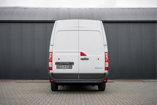 Renault MASTER Bleu DCI 135PK | L2H2 | Nieuw | Navi | 3-Zits | LED | Cruise | Airco