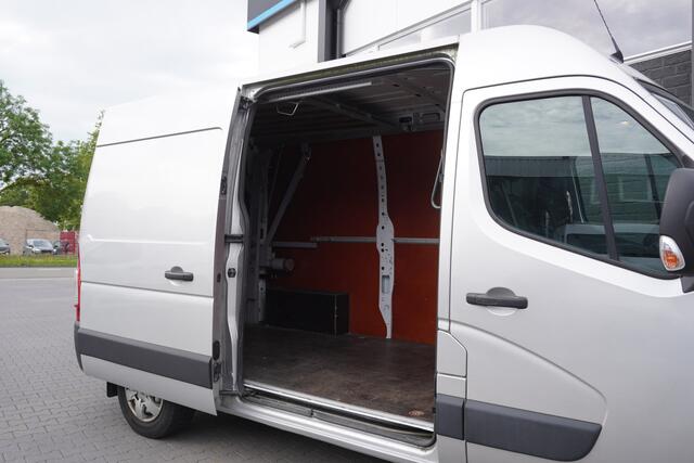 Renault MASTER 2.3 dCi 150PK L2H2 EURO 6 - Airco - Cruise - Camera - ¤19.900,- Excl.