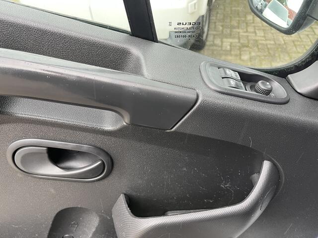Renault MASTER T31 Z.E. L3H1 100% Elektrische Maxilift m50 laadkraan Airco Achterruitrijcamera Gereedschapskist Open laadbak Pick-up Ideaal voor emissie zone zero!!