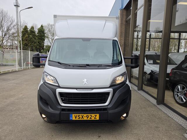 Renault MASTER / Peugeot Boxer 140 PK Lowliner Laadklep / Oprijklep Lage instap Airco Cruisecontrol