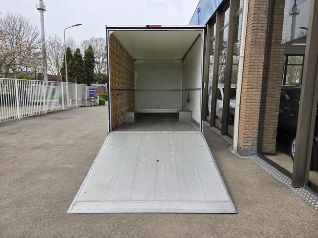 Renault MASTER / Peugeot Boxer 140 PK Lowliner Laadklep / Oprijklep Lage instap Airco Cruisecontrol