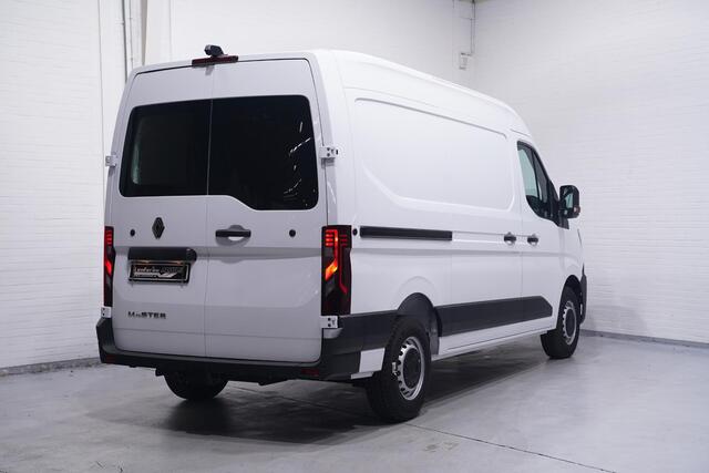 Renault MASTER 2.0 dCi 130 pk L2H2 Incl. BPM ex BTW, Apple Carplay, Trekhaak 2.500 kg, Dodehoek Assist, Laadruimte Pakket, 3-Zits