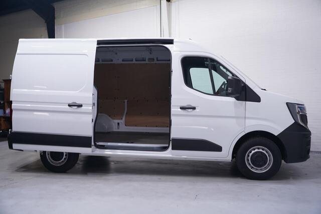 Renault MASTER 2.0 dCi 130 pk L2H2 Incl. BPM ex BTW, Apple Carplay, Trekhaak 2.500 kg, Dodehoek Assist, Laadruimte Pakket, 3-Zits