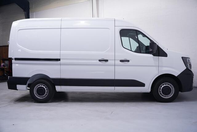 Renault MASTER 2.0 dCi 130 pk L2H2 Incl. BPM, ex BTW, Navi Apple Carplay, Airco, Laadruimte Pakket, PDC achter, 3-Zits