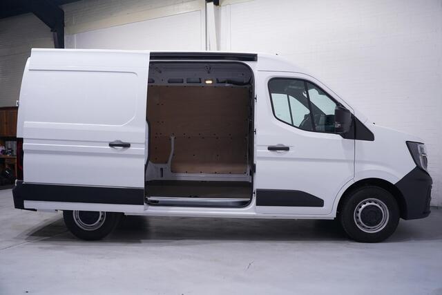 Renault MASTER 2.0 dCi 130 pk L2H2 Incl. BPM, ex BTW, Navi Apple Carplay, Airco, Laadruimte Pakket, PDC achter, 3-Zits