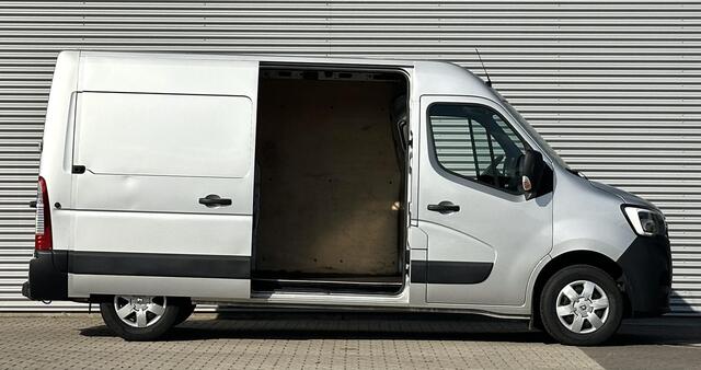 Renault MASTER T35 2.3 dCi 180pk trekhaak L2H2 MARGE BTW VRIJ