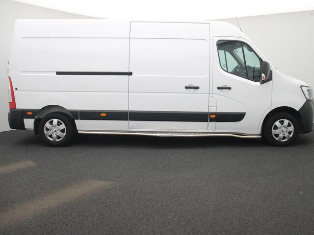 Renault MASTER T35 2.3 dCi 135Pk L3H2 Comfort | Navigatie | Airco | Betimmering | Parkeersensoren Achter | Achteruitrijcamera | Cruise Control & Snelheidsbegrenzer | Lederen Bekleding | DAB Radio |