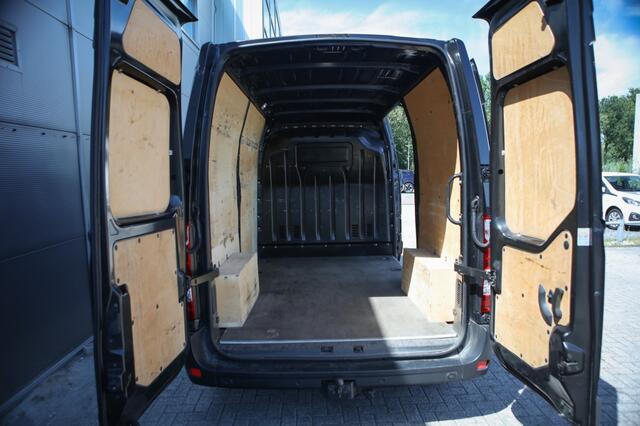 Renault MASTER T35 2.3 dCi L2H2