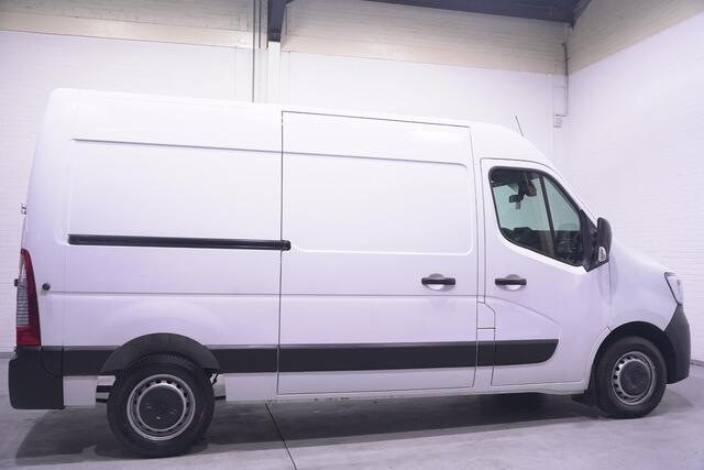 Renault MASTER 2.3 DCi 150 pk L2H2 Airco, Camera, Cruise Control Trekhaak 2.500 kg, Laadruimte Pakket, PDC achter, 3-Zits