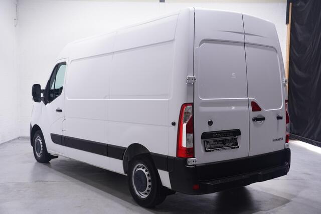 Renault MASTER 2.3 dCi 135 pk L2H2 Airco, Camera, PDC V+A Laadruimte Pakket, Dodehoek en Lane Assist, 3-Zits