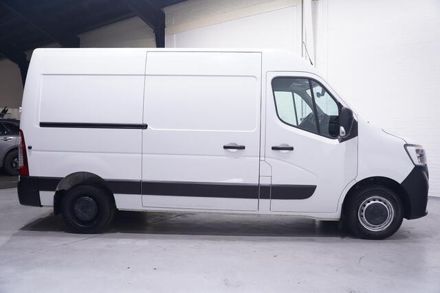 Renault MASTER 2.3 dCi 135 pk L2H2 Airco, Camera, PDC V+A Laadruimte Pakket, Dodehoek en Lane Assist, 3-Zits