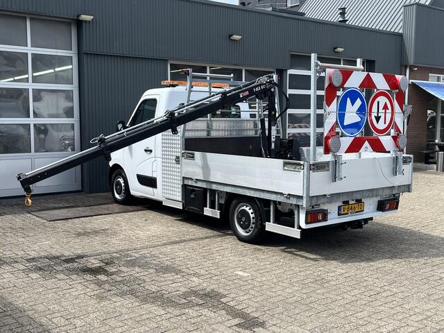 Renault MASTER T35 2.3 dCi Hiab Laadkraan T-CLX 013 Trekhaak 2500 kg Airco Cruise controle 2-Persoons Open laadbak Pick-up Euro 6 Verkeersbord Actiebord Pijlenbord Bakwagen P-up