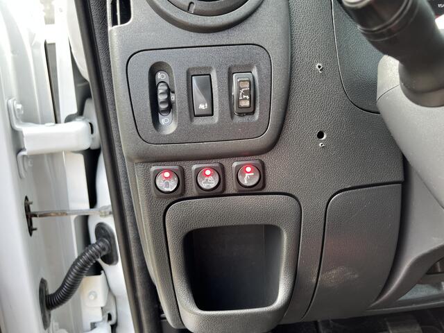 Renault MASTER T35 2.3 dCi Hiab Laadkraan T-CLX 013 Trekhaak 2500 kg Airco Cruise controle 2-Persoons Open laadbak Pick-up Euro 6 Verkeersbord Actiebord Pijlenbord Bakwagen P-up