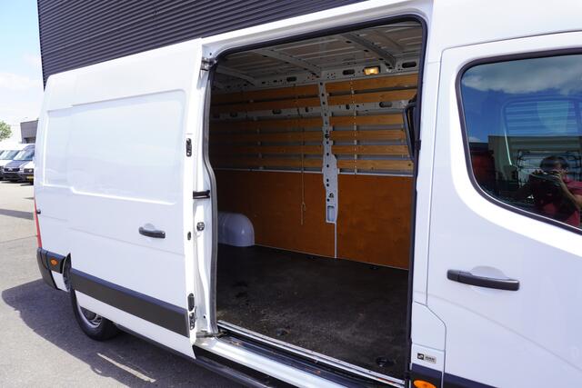 Renault MASTER T35 150pk L3H2 Energy ComfortApple Carplay Camera parkeersensoren Navigatie Bullbar Sidebars Cruise control LED 3-Zits