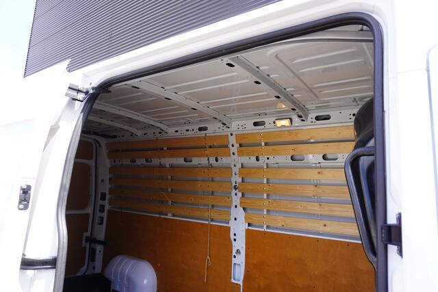 Renault MASTER T35 150pk L3H2 Energy ComfortApple Carplay Camera parkeersensoren Navigatie Bullbar Sidebars Cruise control LED 3-Zits