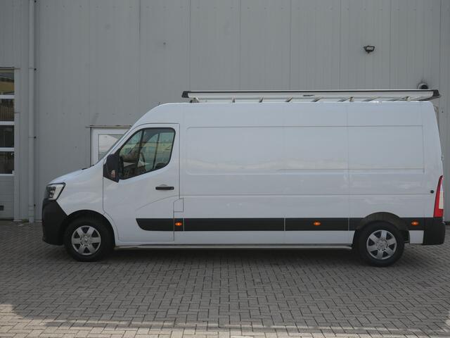 Renault MASTER T35 2.3 dCi 150 L3H2 Energy Work Edition - All Seasonbanden - Achteruitrijcamera - Cruise Control - Sidebars - Trekhaak - Dealeronderhouden