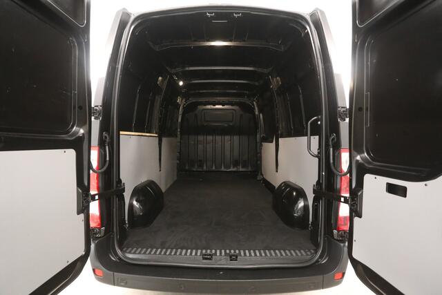 Renault MASTER T33 2.3 dCi L2H2 | Airco | Cruise | Camera | 3 Zits | Navi | Parkeersens.