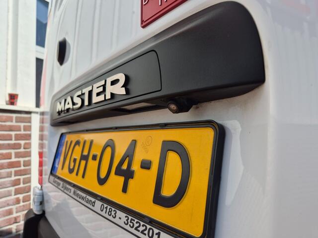 Renault MASTER Red Van 3T5 E6 L2 H2 135 Pk Nwe APK