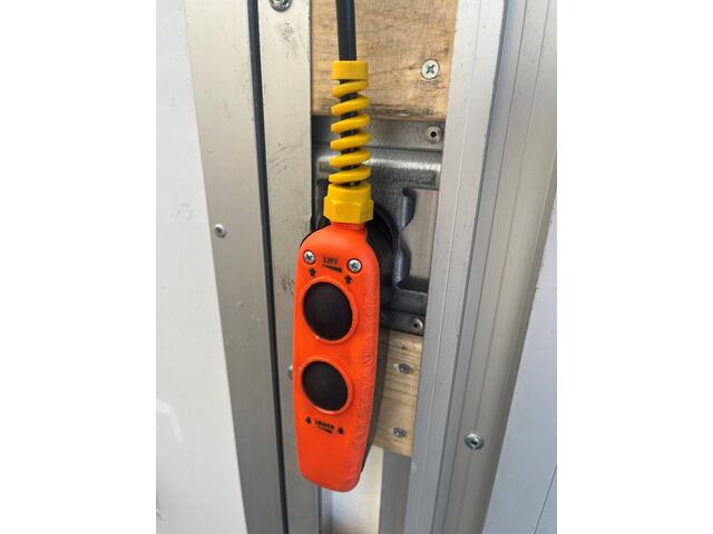 Renault MASTER / T35 2.3L DCI / BOX / Dhollandia laadlift / APK 02-27