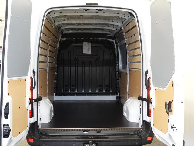 Renault MASTER T33 2.3 dCi 135 L2H2 BPM VRIJ! Airco Cruise control Parkeersensoren Navigatie Trekhaak
