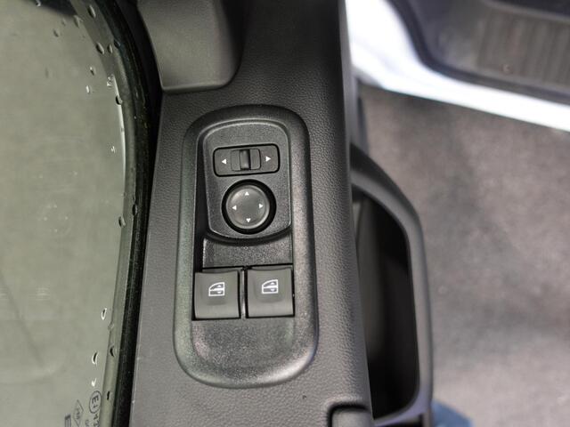 Renault MASTER T33 2.3 dCi 135 L2H2 BPM VRIJ! Airco Cruise control Parkeersensoren Navigatie Trekhaak