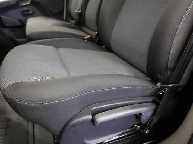 Renault MASTER T33 2.3 dCi 135 L2H2 BPM VRIJ! Airco Cruise control Parkeersensoren Navigatie Trekhaak