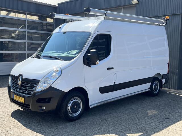 Renault MASTER T35 2.3 dCi L2H2 Airco Cruise controle Kastinrichting Trekhaak 2500kg Trekgewicht Imperiaal Schuifdeur Zijruit rechts Euro 6 Bpm vrij !!1e eigenaar Dealer onderhouden Ook ideaal voor ombouw naar camper
