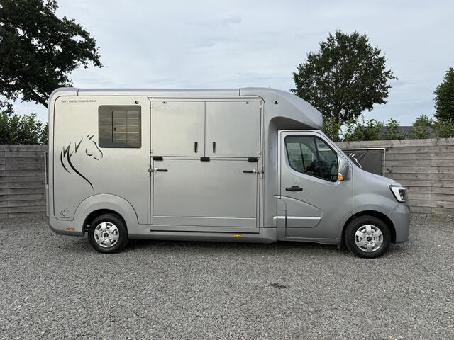 Renault MASTER | HORSETRUCK | STX | STALLION 3XL | 2024 | HENGST | 34.396KM | MANUEL | L3 | 3-SEAT | 165PK | LUXE | BELGISCH KENTEKEN