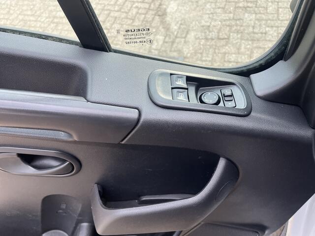 Renault MASTER T35 2.3 dCi 145 L3 DC Airco Cruise controle Trekhaak 3500kg trekgewicht Open laadbak Pick-up 5-Persoons Standkachel Telefoonverbinding Gereedschapskist Hoge schotten Euro 6