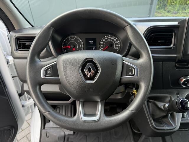 Renault MASTER 2.3 dCi 135 PK / L1H1 / 19.857 KM! / 2.5 TONS TREKHAAK / IMPERIAAL / CAMERA / 1e EIG. / CRUISE / AIRCO / 3-ZITS