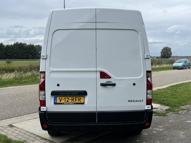 Renault MASTER T33 2.3 dCi 135PK L2H2 Comfort / Airco / Parkeerhulp Achter / Cruise /Vloer & wandbescherming