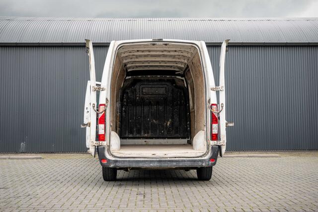 Renault MASTER 2.3 dCi 130 PK | L3H2 | 3-Zits | Camera | Cruise | Airco