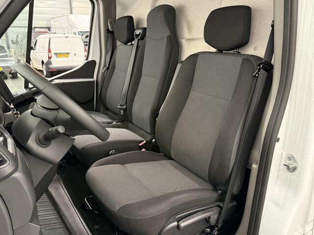 Renault MASTER T33 2.3 dCi 135 L2H2 Airco Cruise control Parkeersensoren Navigatie Trekhaak